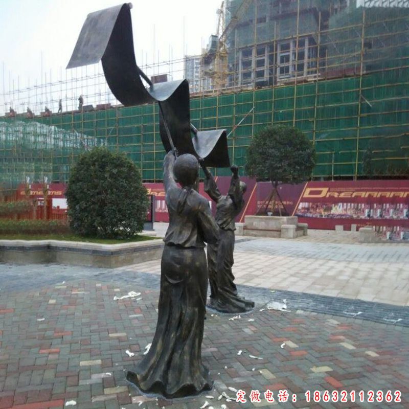 织布人物铜雕（3）