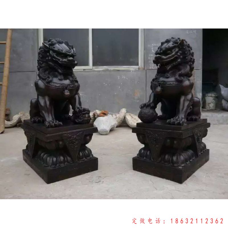 踩球狮子铜雕（1）