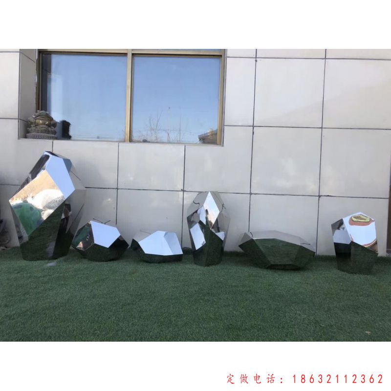 不锈钢棱形石头雕塑（2）