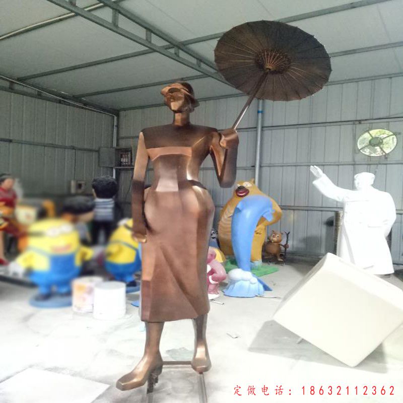 拿伞的抽象女人铜雕（1）