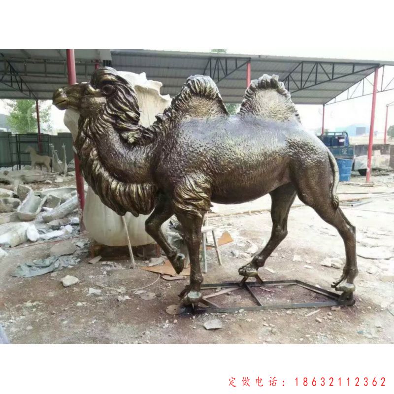 铸铜骆驼雕塑（1）