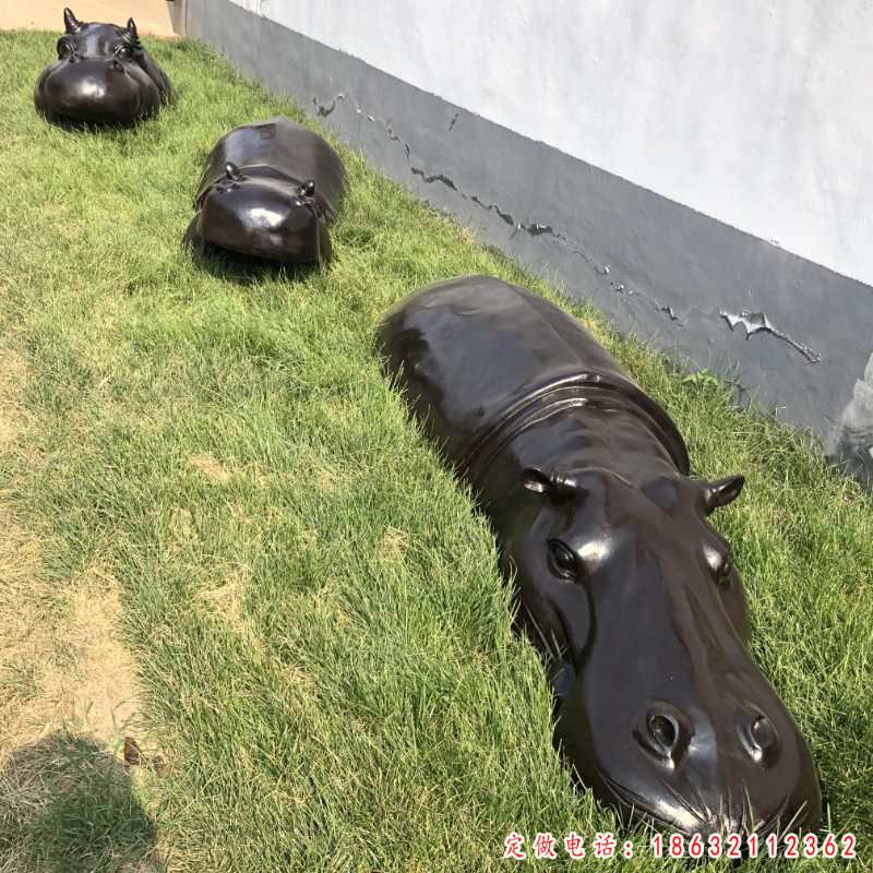 草坪抽象河马铜雕（1）