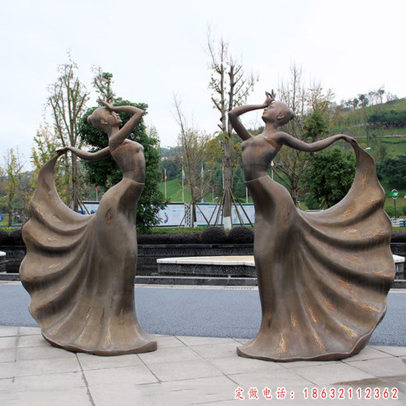 美女跳孔雀舞公园景观铜雕（1）