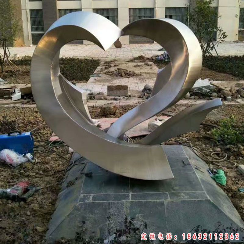 不锈钢镜面爱心景观雕塑 （1）