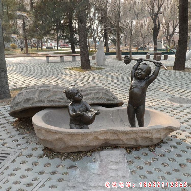拿着莲蓬的儿童铜雕