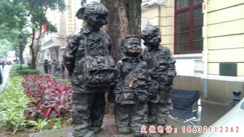 小孩放学铜雕，广场人物铜雕，广场小品铜雕