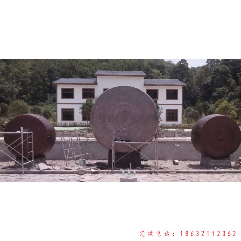 户外铜鼓造型铜雕