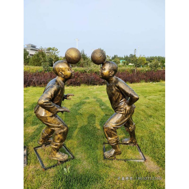 儿童玩耍公园铜雕